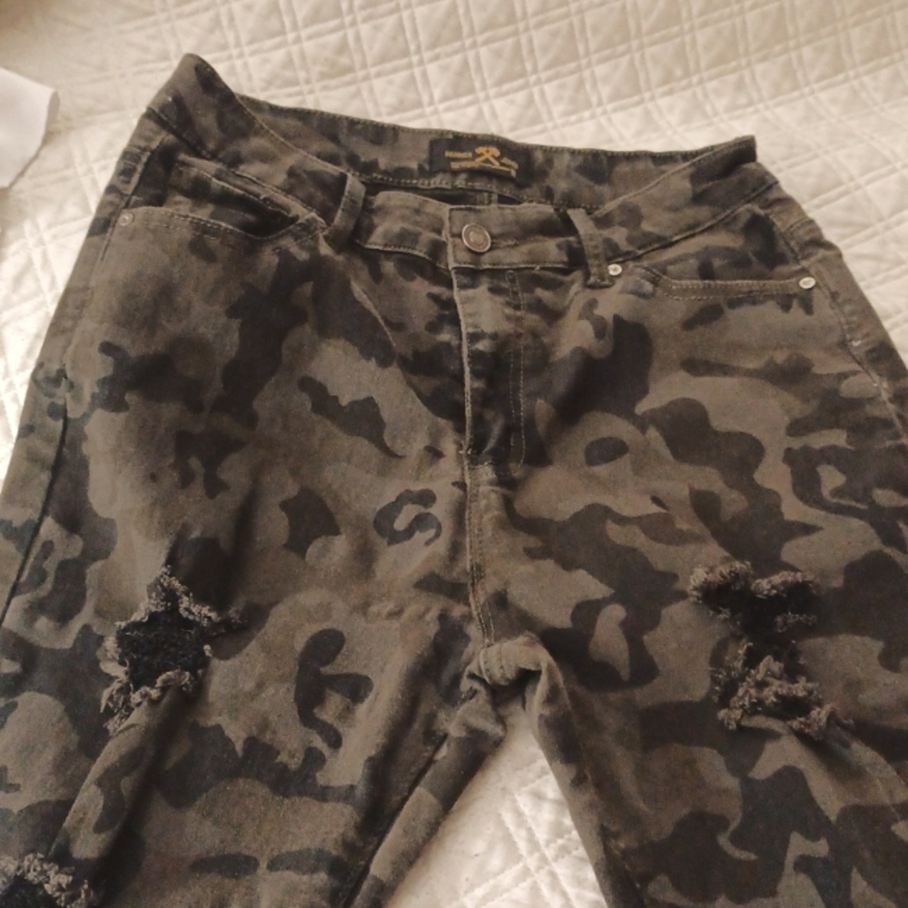 Hammer Camo Distressed Jeans
